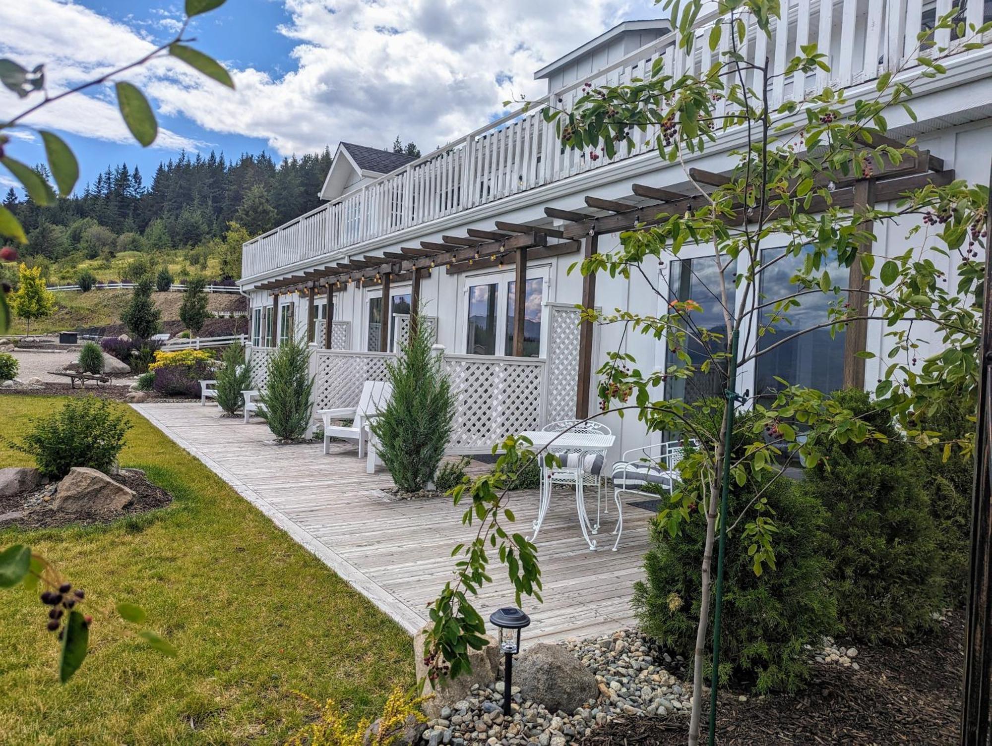Autumn Lane B&B, Farmhouse Elegance & Stunning Lakeviews West Kelowna Zewnętrze zdjęcie