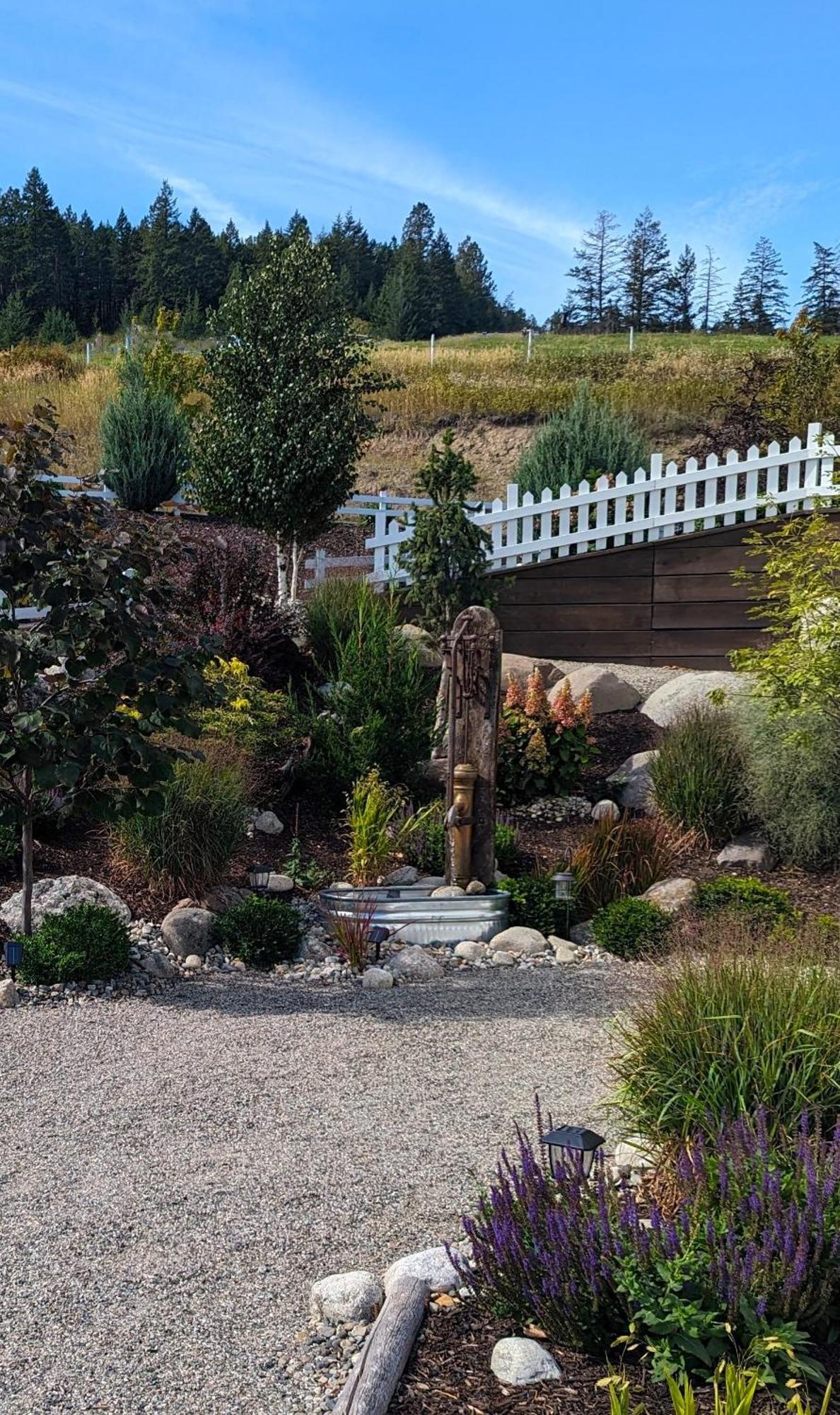 Autumn Lane B&B, Farmhouse Elegance & Stunning Lakeviews West Kelowna Zewnętrze zdjęcie